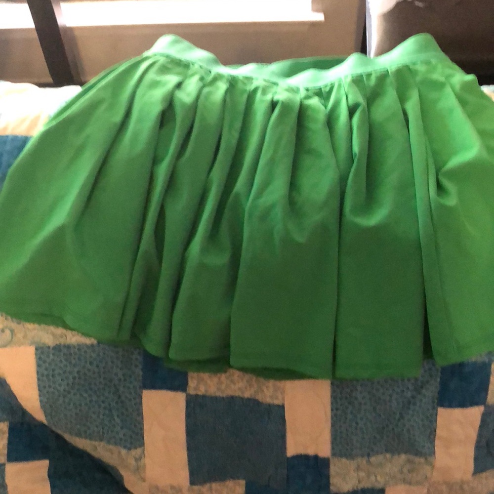 Cute green tennis skirt, size small